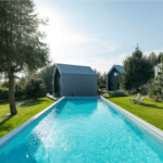 Skarpa Resort Holz Cottages an der Ostsee mit Pool und Sauna